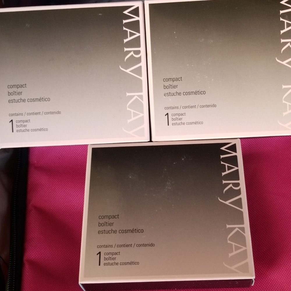 Mary kay compact